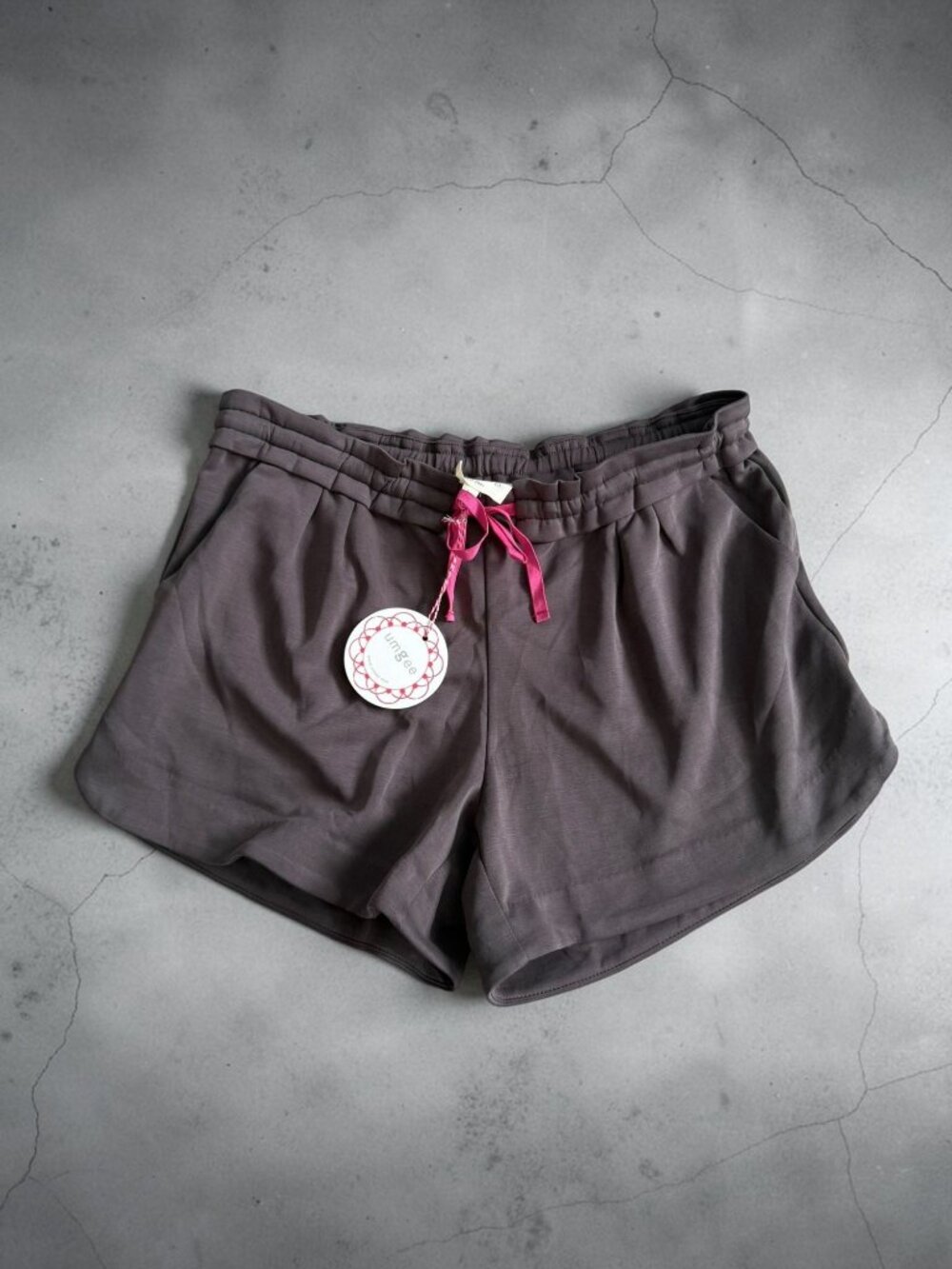 UMGEE Gray Drawstring Lounge Shorts Size Large NEW NWT